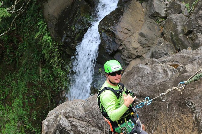 Rappel Maui Waterfalls and Rainforest Cliffs - Meeting near the Road to Hana