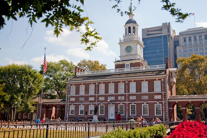 Revolution and the Founders: History Tour of Philadelphia - The Liberty Bell, with the line explained