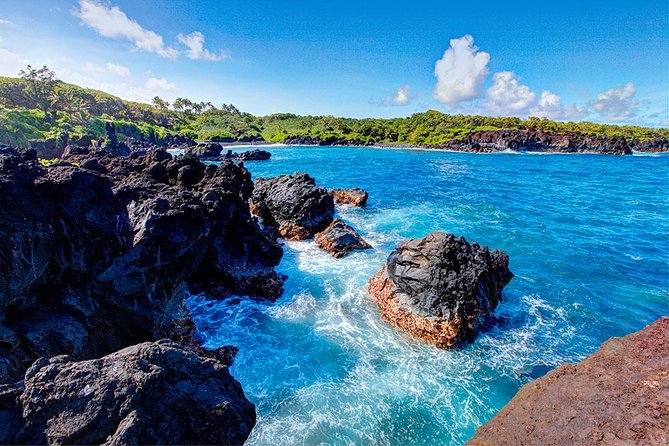 Road to Hana Adventure Maui Tour with Lunch - Waianapanapa and the black sand coast