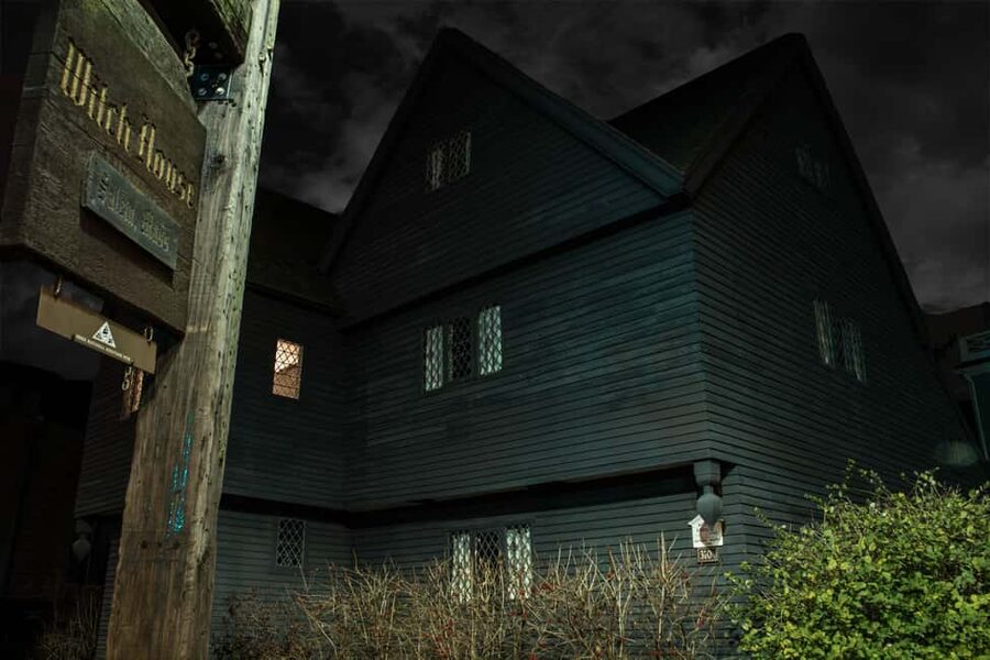 Salem: Boos and Brews Haunted Pub Crawl - Key points to know before you book