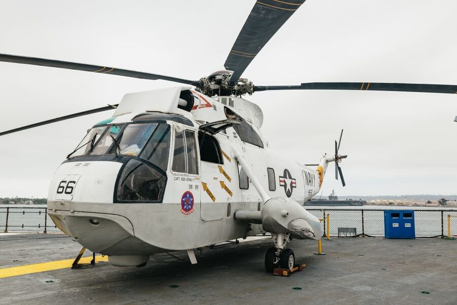 San Diego: USS Midway Museum Entry Ticket - Let former crew members fill in the human details
