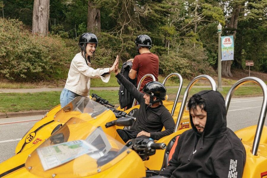 San Francisco: Golden Gate Bridge and Lombard GoCar Tour - Russian Hill and crooked Lombard Street