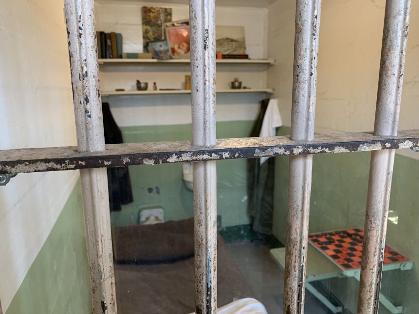 San Francisco: Inside Alcatraz Tour with Bay Cruise - The ferry crossing sets the scene