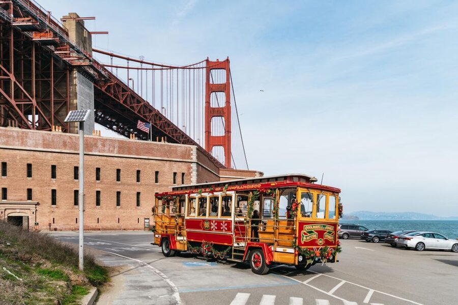 San Francisco: Movie Filming Locations Bus Tour - Key reasons to consider this tour