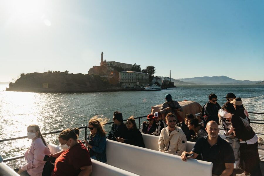 San Francisco: Skip-the-Line 1-Hour Bay Cruise by Boat - Starting at Pier 39 and finding the boat