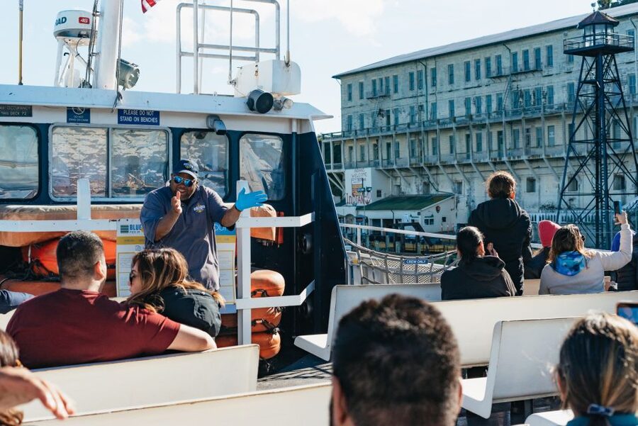 San Francisco: Skip-the-Line Escape from The Rock Bay Cruise - The audio guide and onboard atmosphere