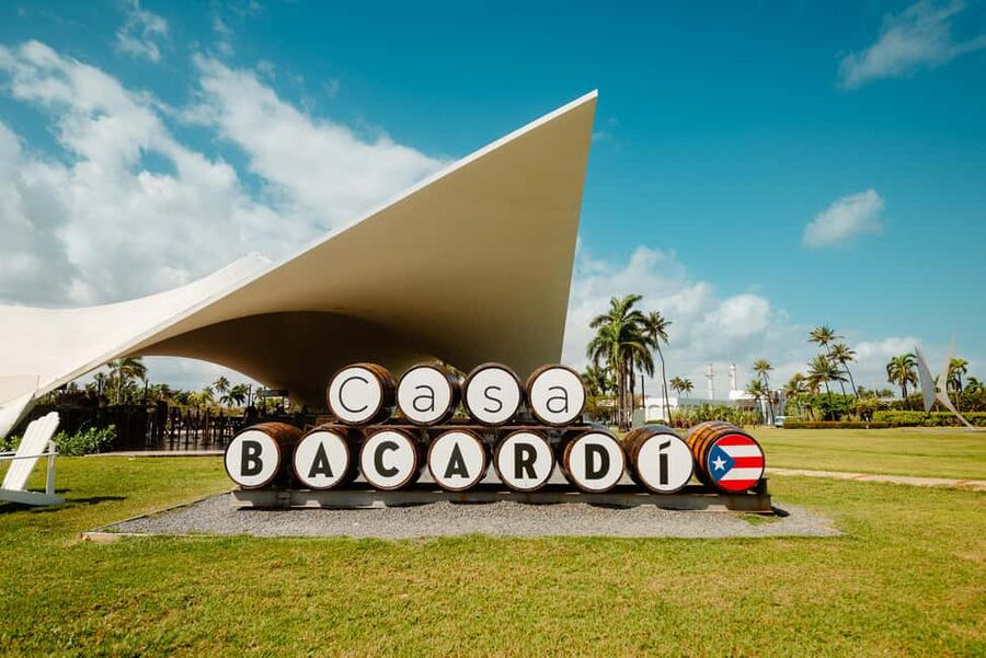 San Juan: Casa Bacardi Distillery Tour - The final tasting and gift shop