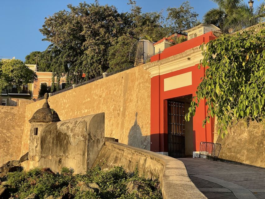 San Juan: Old Town Sunset Walking Tour - Antiguo Palacio de la Intendencia and the island treasury