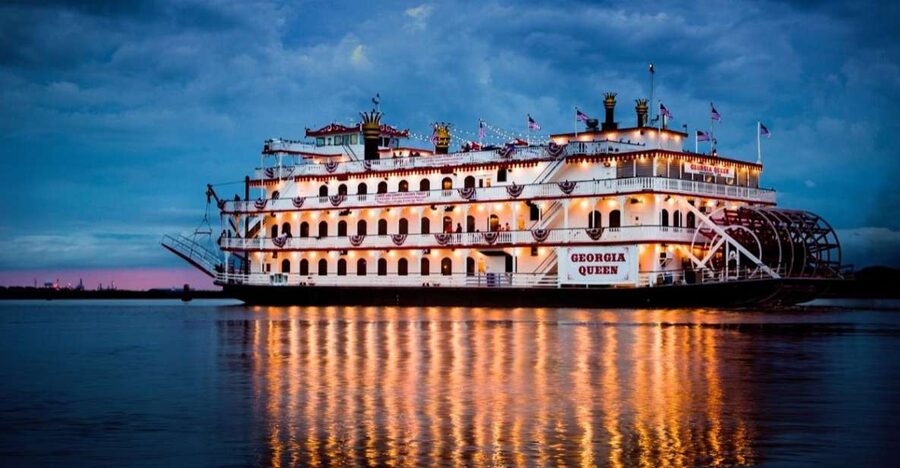 Savannah: Buffet Dinner Cruise with Live Entertainment - Boarding the riverboat and choosing your place