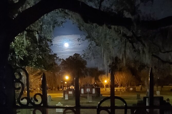 Savannah History and Haunts Candlelit Ghost Walking Tour - What $39 gets you