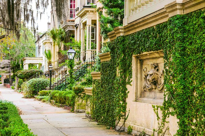 Savannah Land & Sea Combo: City Sightseeing Trolley Tour with Riverboat Cruise - Victorian District, City Market, and River Street