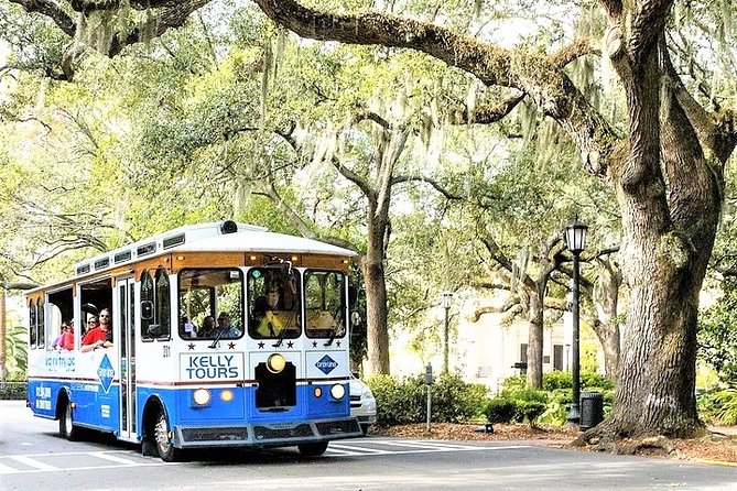 Savannah Land & Sea Combo: City Sightseeing Trolley Tour with Riverboat Cruise - Forsyth Park and Savannah’s grand squares