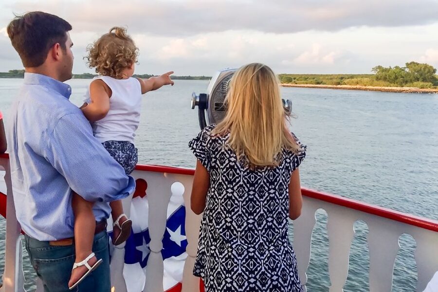 Savannah: Riverboat Sunset Cruise - Setting out from Savannah’s River Street