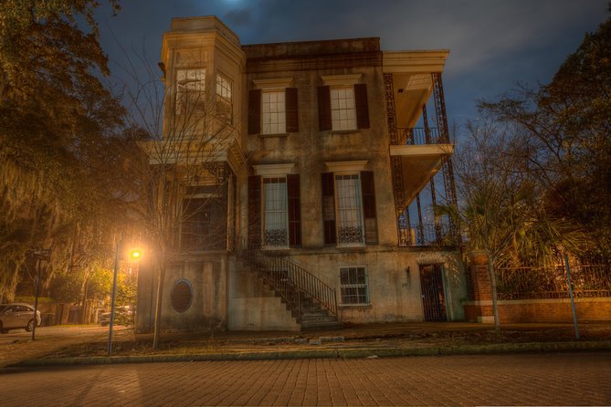 Savannah's Ghost City "Dead of Night" Walking Night Tour - Colonial Park Cemetery brings the darkest history