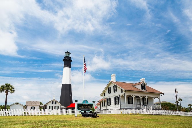 Savannah to Tybee Island with Dolphin Cruise - Beach time and the Tybee Island Lighthouse