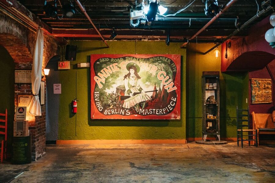 Seattle: Guided Underground Walking Tour - What the one-hour pace feels like