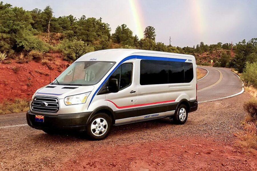 Sedona or Flagstaff: Horseshoe Bend & Antelope Canyon X Tour - Navajo culture, geology, and the return route