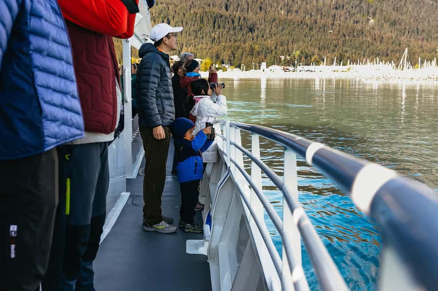 Seward: Kenai Fjords National Park Catamaran Cruise w/Lunch - What the crew adds to the day