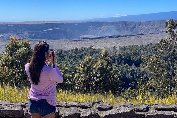 Small Group Big Island Twilight Volcano and Stargazing Tour - Punalu’u Bake Shop and the black sand coast