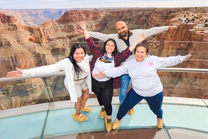Small Group Grand Canyon, Hoover Dam, 7 Magic Mountains VIP Tour - Seven Magic Mountains in the open desert