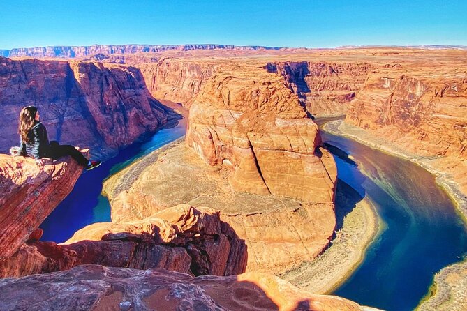 Small-Group Lower Antelope Canyon & Horseshoe Bend Tour w/ Lunch - Starting at Paris Las Vegas at 7:00 a.m.