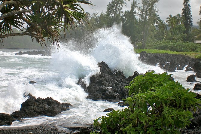 Small-Group Road to Hana Luxury Tour - Puaʻa Kaʻa State Park and the Waterfall Swim