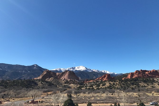 Small Group Tour of Pikes Peak and the Garden of the Gods from Denver - Manitou Springs: one hour for lunch and a little browsing