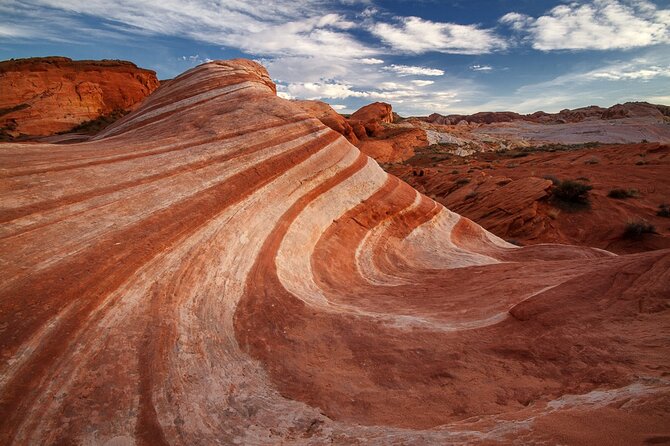 Small Group: Valley of Fire Half Day Tour from Las Vegas - Entering Valley of Fire through red sandstone and pale limestone