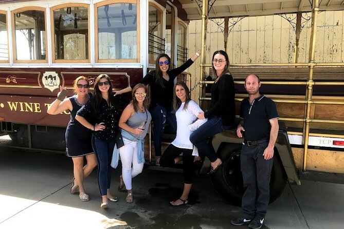 Sonoma Valley Open Air Wine Trolley Tour - Lunch breaks up the tasting schedule