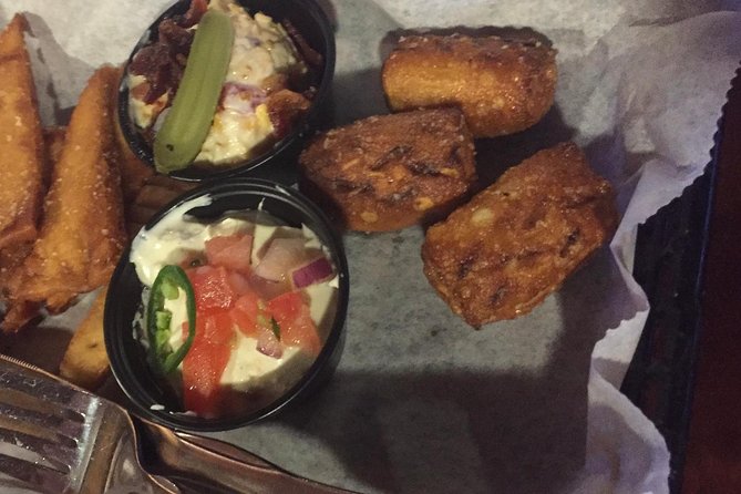 Southern Flavors Food, Pub Crawl, and History Walking Tour - River Street and the final sweet course