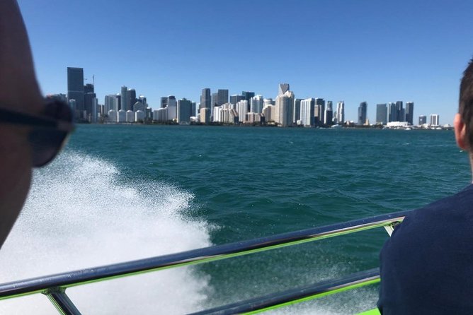 Speedboat Sightseeing Adventure of Miami - Star Island and the Venetian Islands