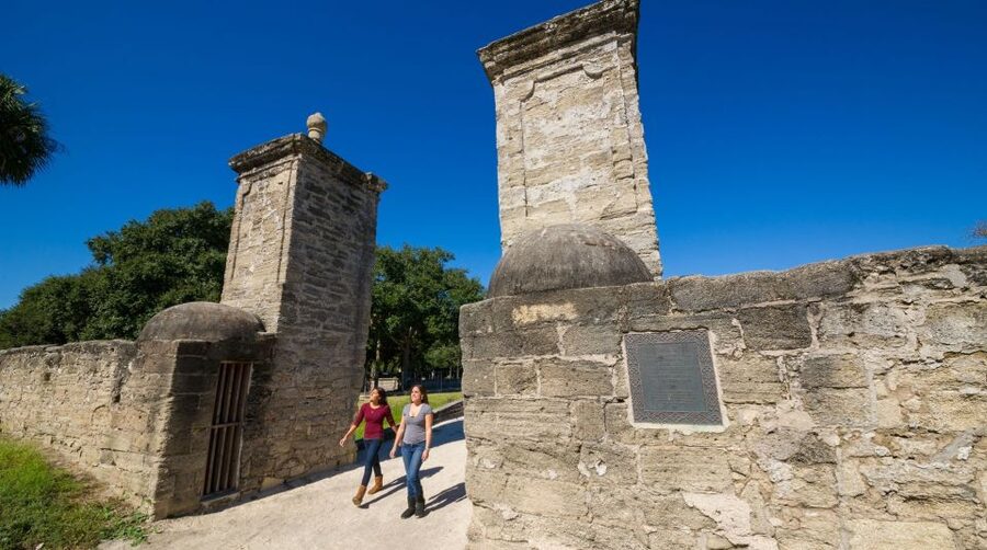 St. Augustine: Hop-on Hop-off Trolley Tour with Museum Entry - Why the trolley works so well in St. Augustine