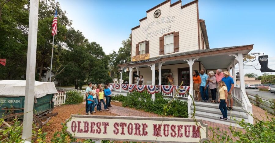 St. Augustine: Hop-on Hop-off Trolley Tour with Museum Entry - Stops 5 through 7: the fort, Colonial Quarter, and waterfront