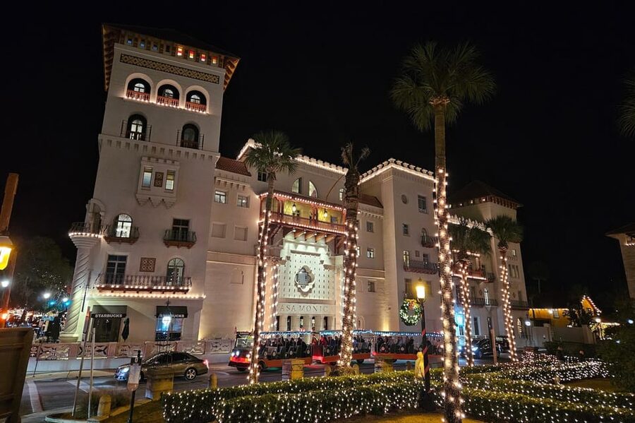 St Augustine: Nights of Lights Trolley Tour - The Light Up the Night contest