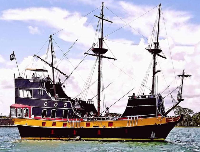 St. Augustine: Treasure Hunt Cruise with Onboard Show - Dolphins near the turnaround point