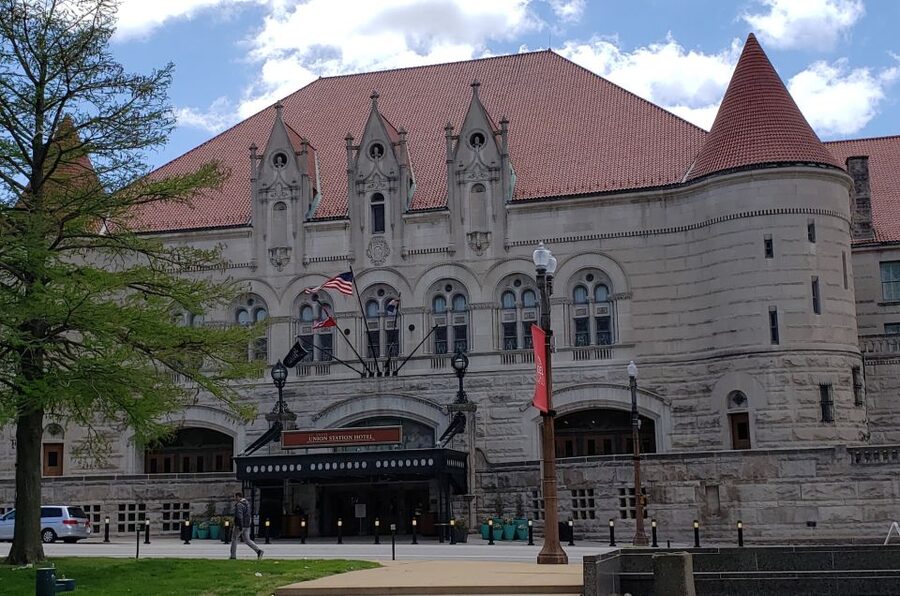 St Louis: 75-Minute City Trolley Tour - Gateway Arch and the Mississippi River