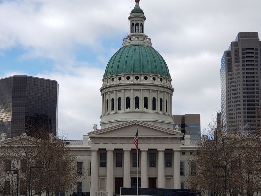 St Louis: 75-Minute City Trolley Tour - Comfort, mobility, and the limits of a moving tour