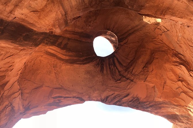 Sunset Tour of Monument Valley - Stop 5: Sun’s Eye and Anasazi petroglyphs