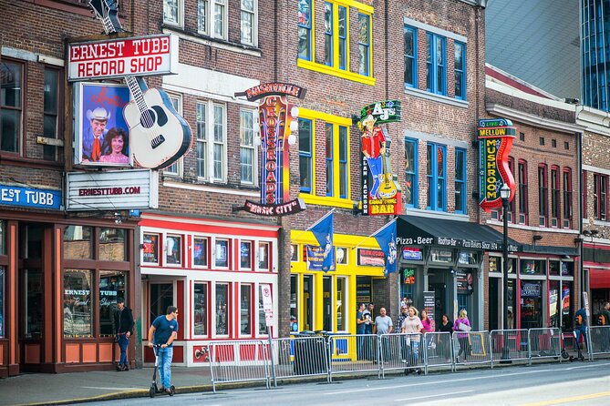 Taste of Nashville Food & Sightseeing Tour - Hot chicken, barbecue, and the Southern tasting route