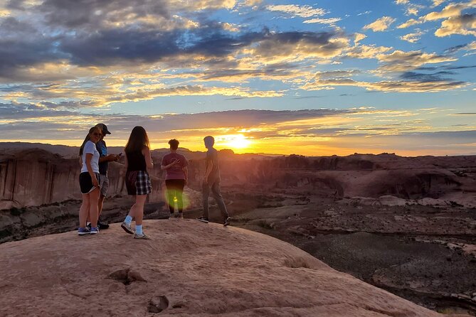 The Best U-Drive Hell's Revenge 4x4 Off Roading Tour from Moab - Starting in Moab and getting ready to drive