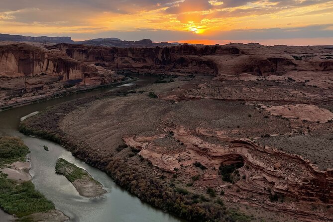 The Best U-Drive Hell's Revenge 4x4 Off Roading Tour from Moab - What driving a four-person UTV is really like
