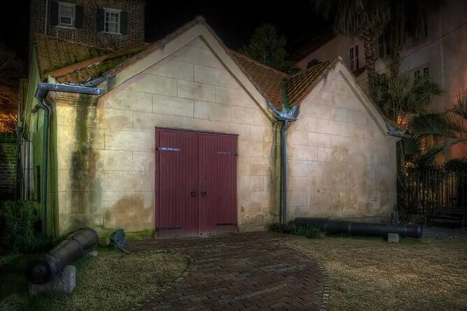 The Death and Depravity Ghost Tour in Charleston - Circular Congregational Church and the oldest tomb