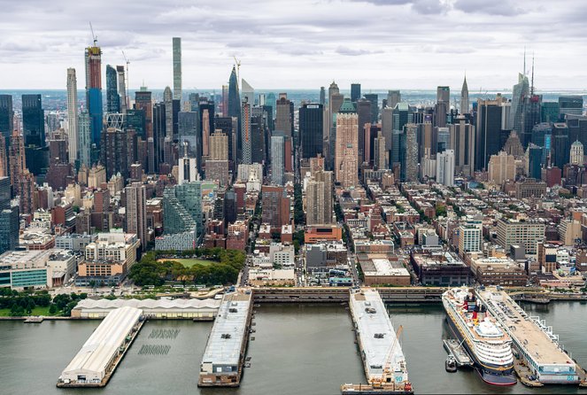 The Manhattan Helicopter Tour of New York - What the pilot adds to the ride
