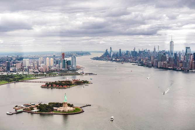 The Manhattan Helicopter Tour of New York - Lower Manhattan from the air