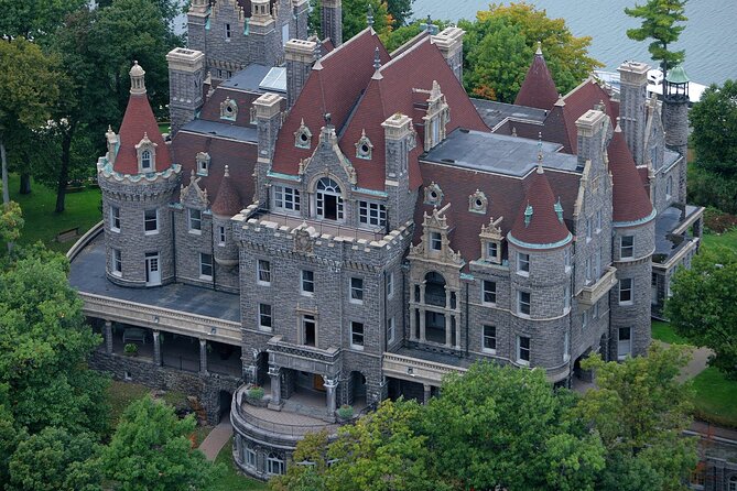 The Ultimate Heart of 1000 Islands Sightseeing Boat Tour - Millionaires Row and the Gilded Age cottages
