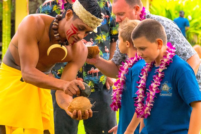 Toa Luau at Waimea Valley, Oahu - What you eat and drink