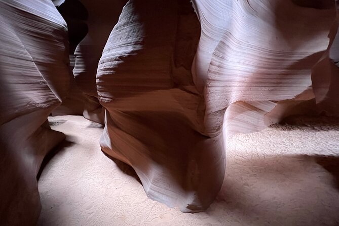 Upper Antelope Canyon Tour-AACT - An 80-minute walk with a steady flow of people