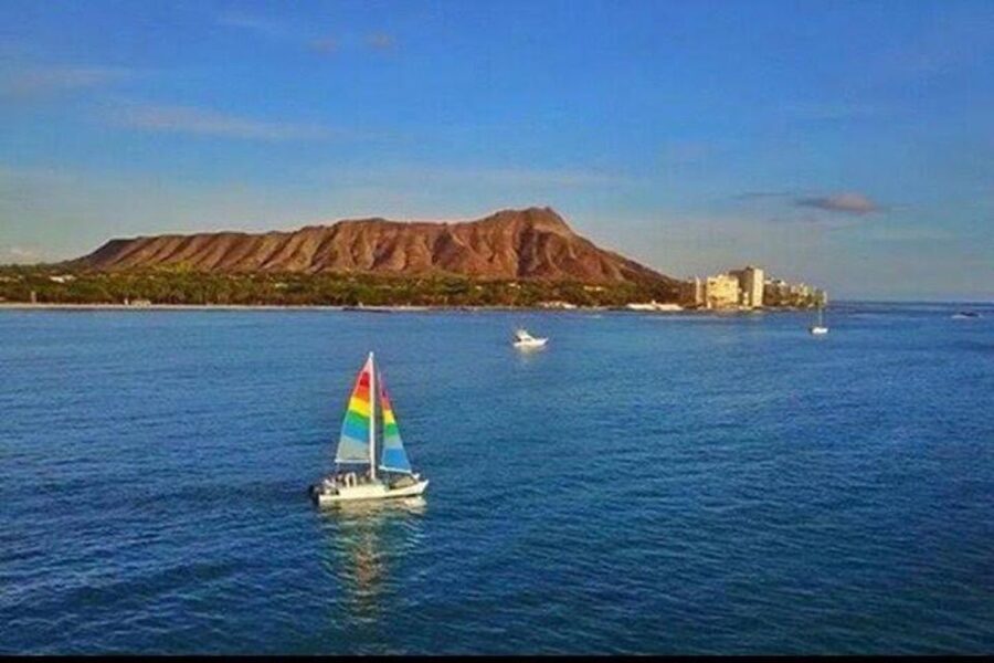 Waikiki Beach: Turtle Snorkeling and Sailing on Hāwea - The sail back along Waikiki
