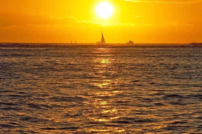 Waikiki Signature Sunset Catamaran Sail - Bento snacks and the two-drink allowance