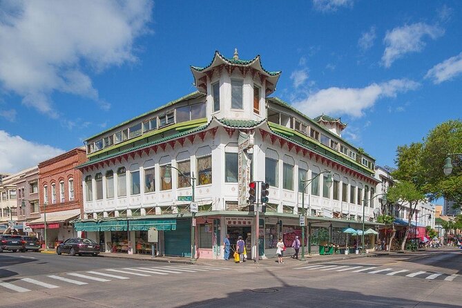 Waikiki Trolley Hop-On Hop-Off Tour of Honolulu - The all-line pass and the single-line choice